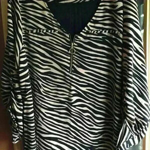 Simply Emma size 3x beige &black striped front solid black back.